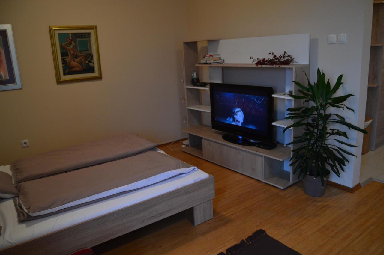 Apartman Mile Apartment Subotica Ngoại thất bức ảnh